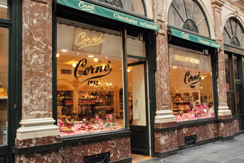 chocolaterie-AURIBEAU SUR SIAGNE-min_chocolate_chocolaterie_shop_luxury_chic_gallery_brussels_belgium-558146